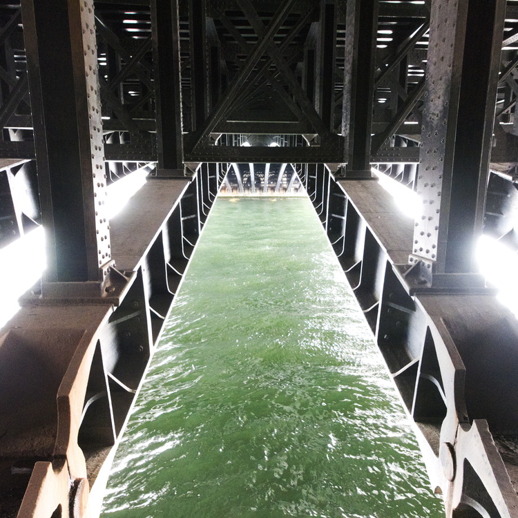 Sous les ponts