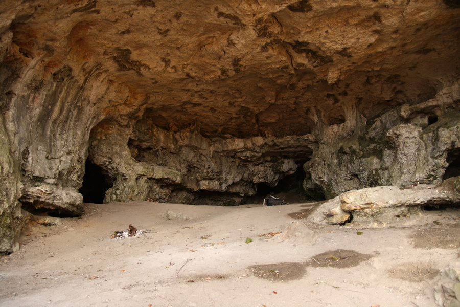 La grotte de Tebsima