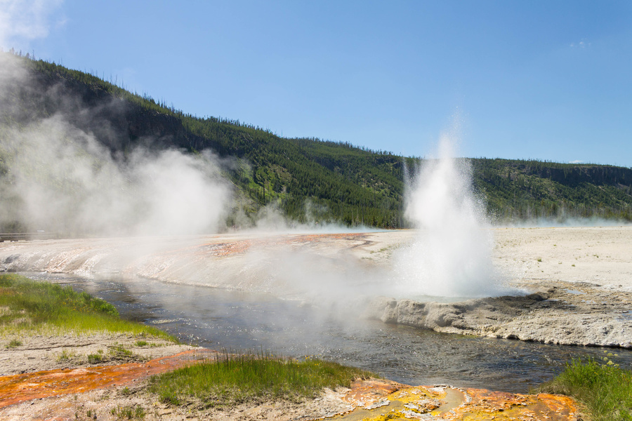 Cliff Geyser