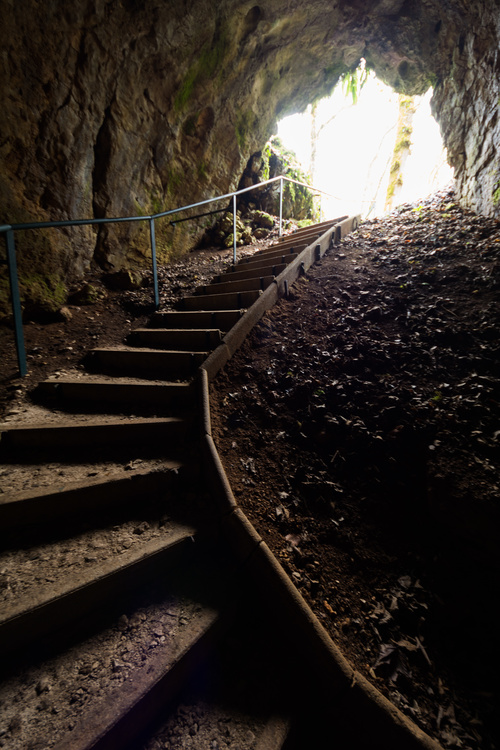 Entrée de la grotte Maeva