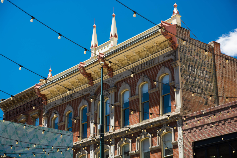 Larimer St